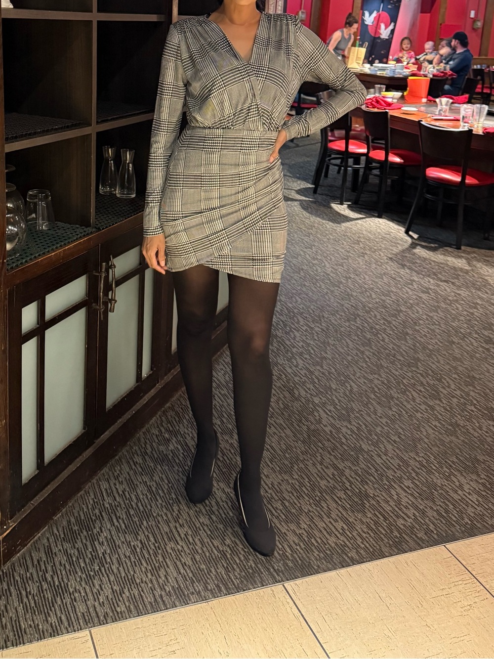 Houndstooth pattern size medium stretch dress forever 21 checkered